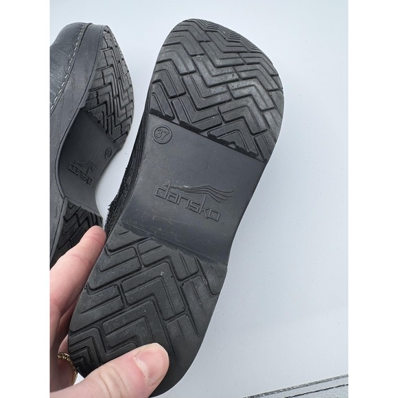 Dansko Professional Clogs Shoes Womens Size 6.5 Black Floral Embossed Leather - Picture 4 of 6
